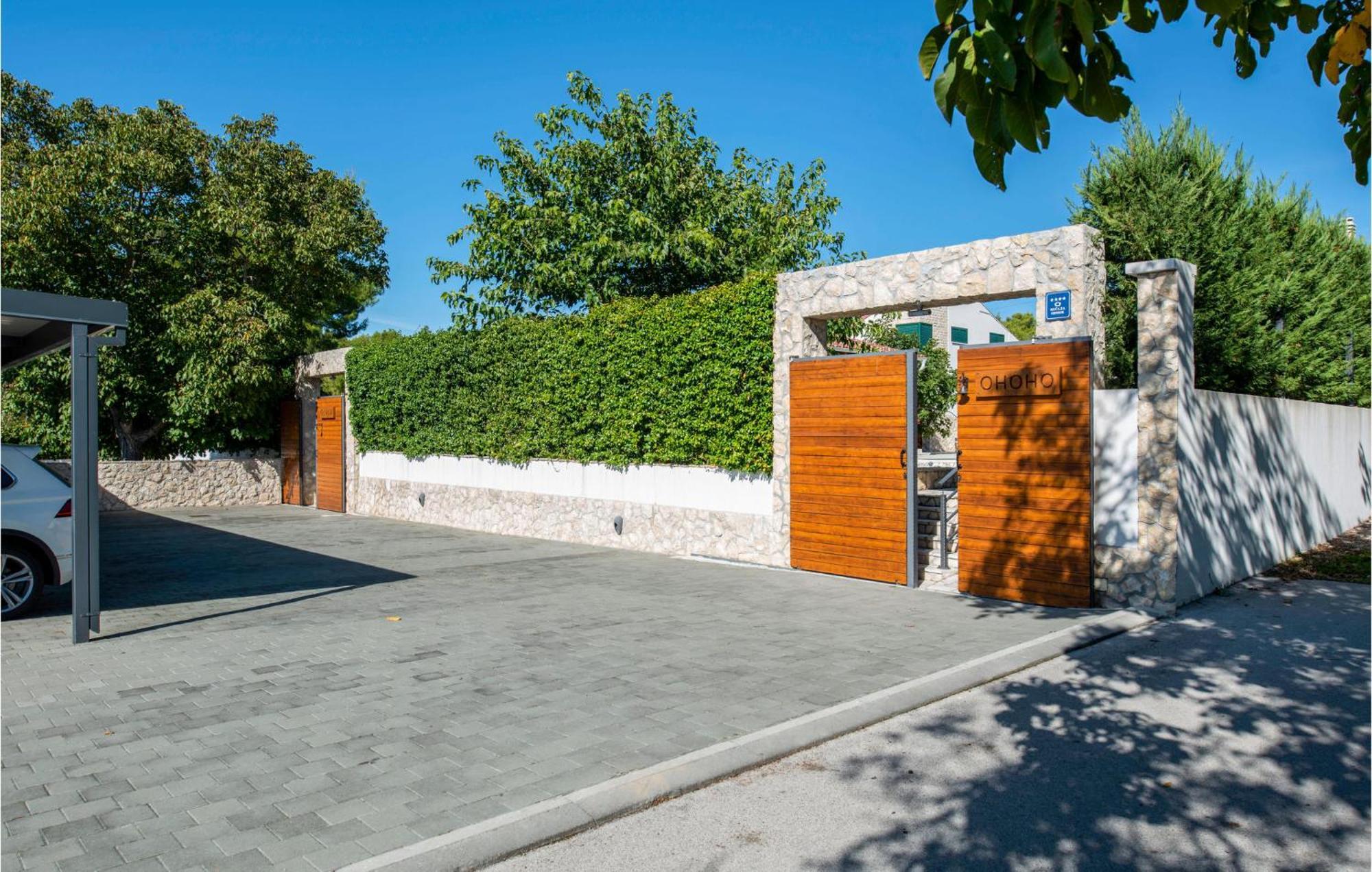Lovely Home In Sibenik With Wifi Luaran gambar