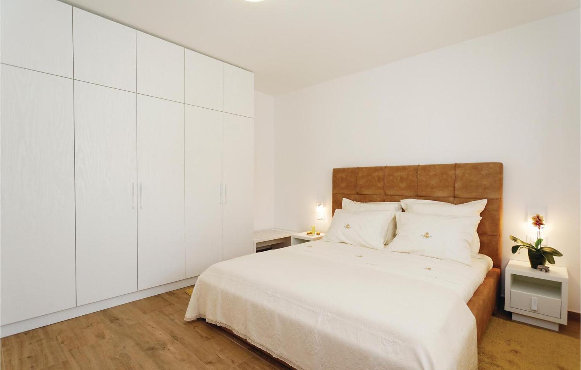 Lovely Home In Sibenik With Wifi Luaran gambar