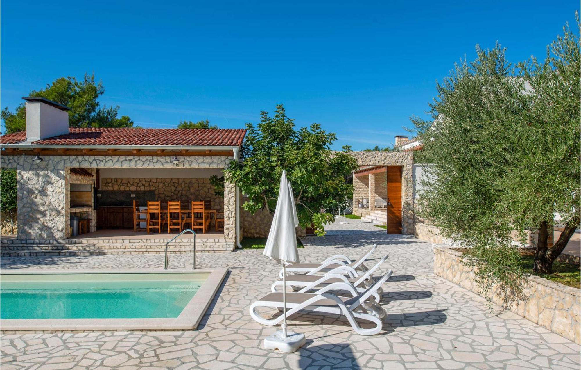 Lovely Home In Sibenik With Wifi Luaran gambar