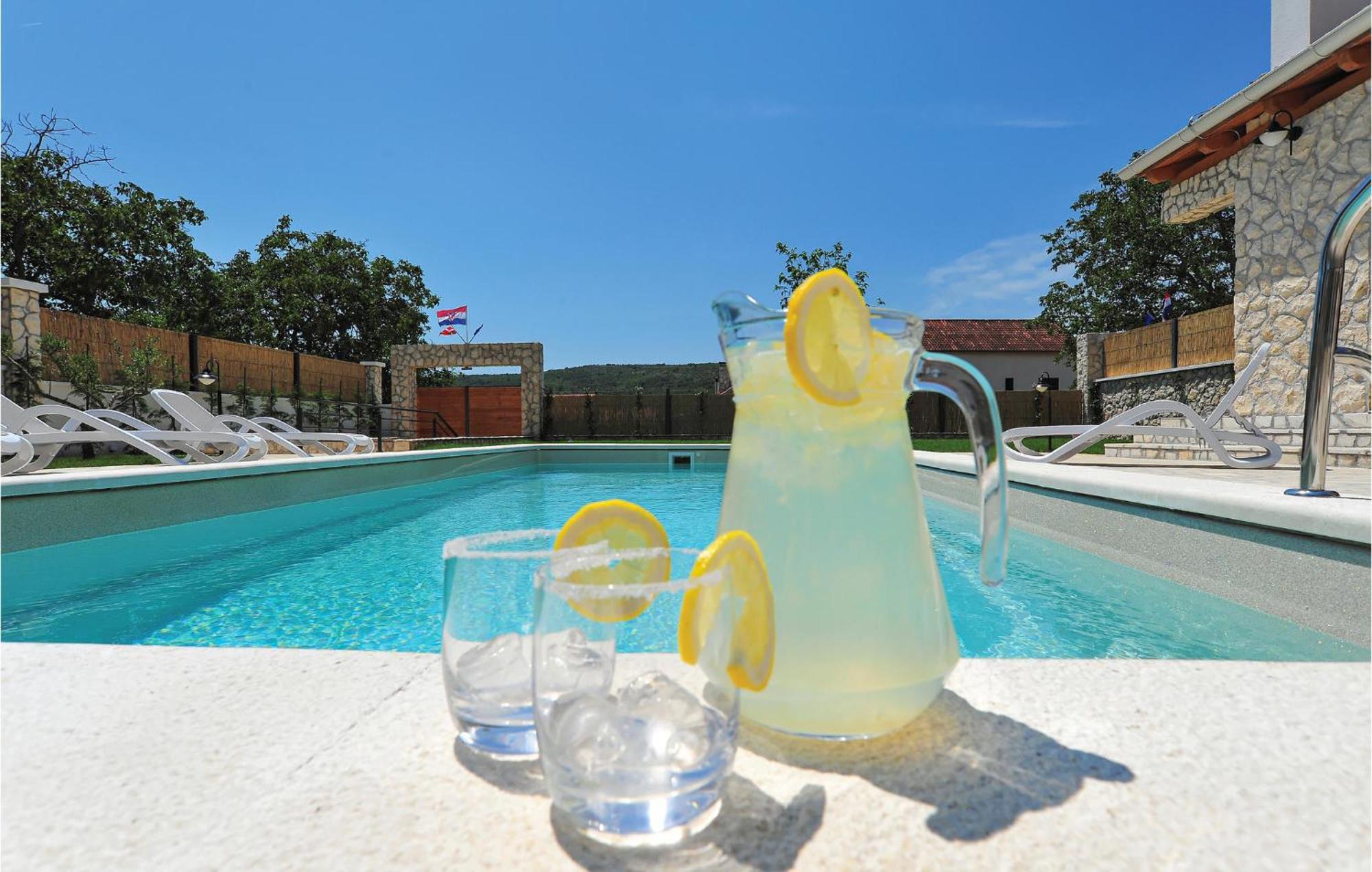 Lovely Home In Sibenik With Wifi Luaran gambar