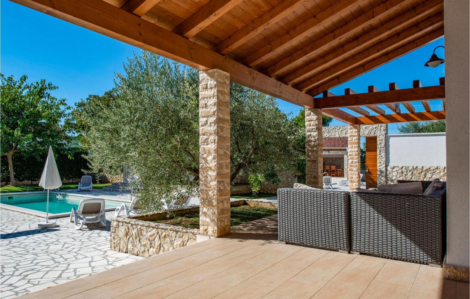 Lovely Home In Sibenik With Wifi Luaran gambar