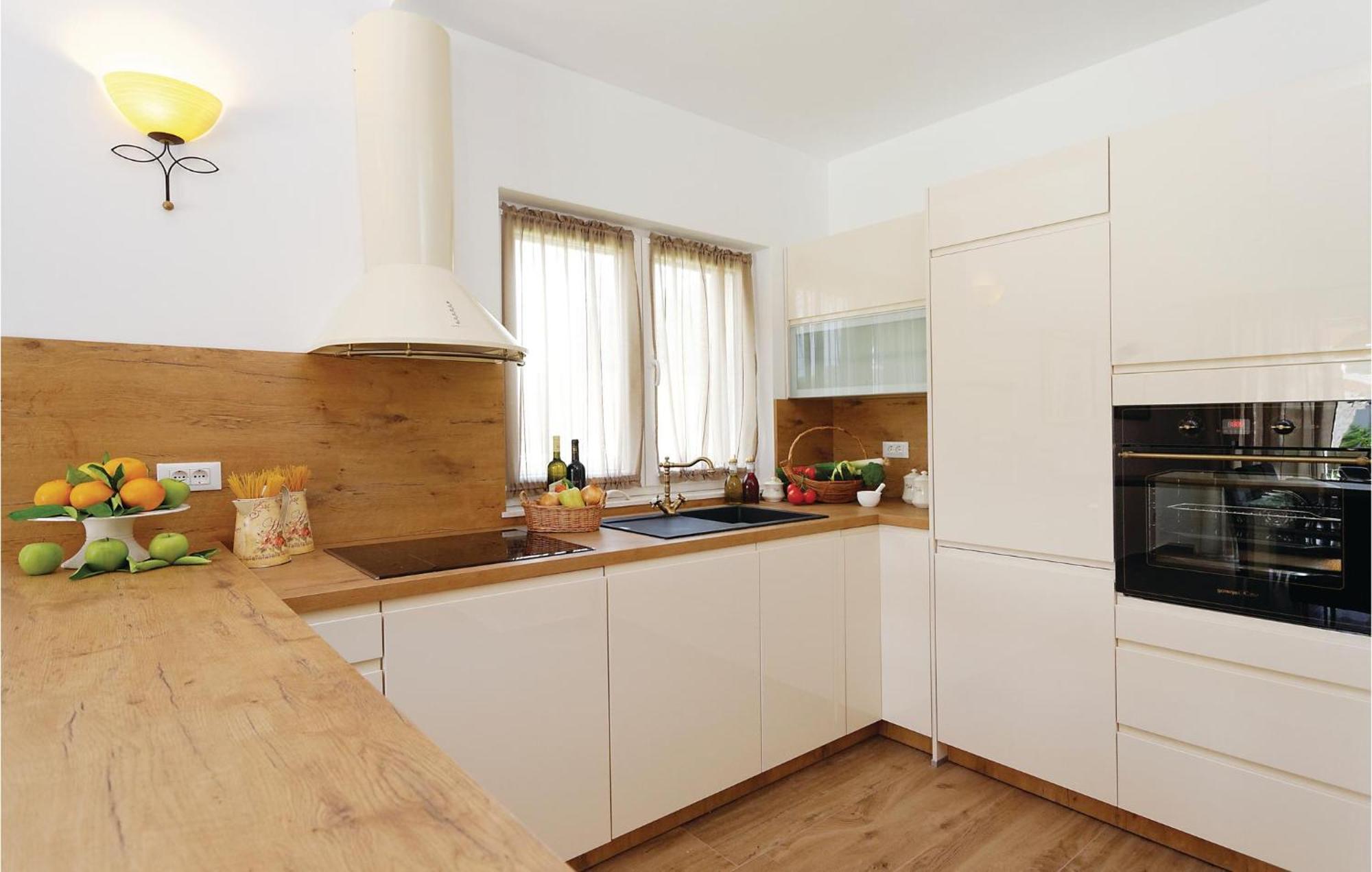 Lovely Home In Sibenik With Wifi Luaran gambar