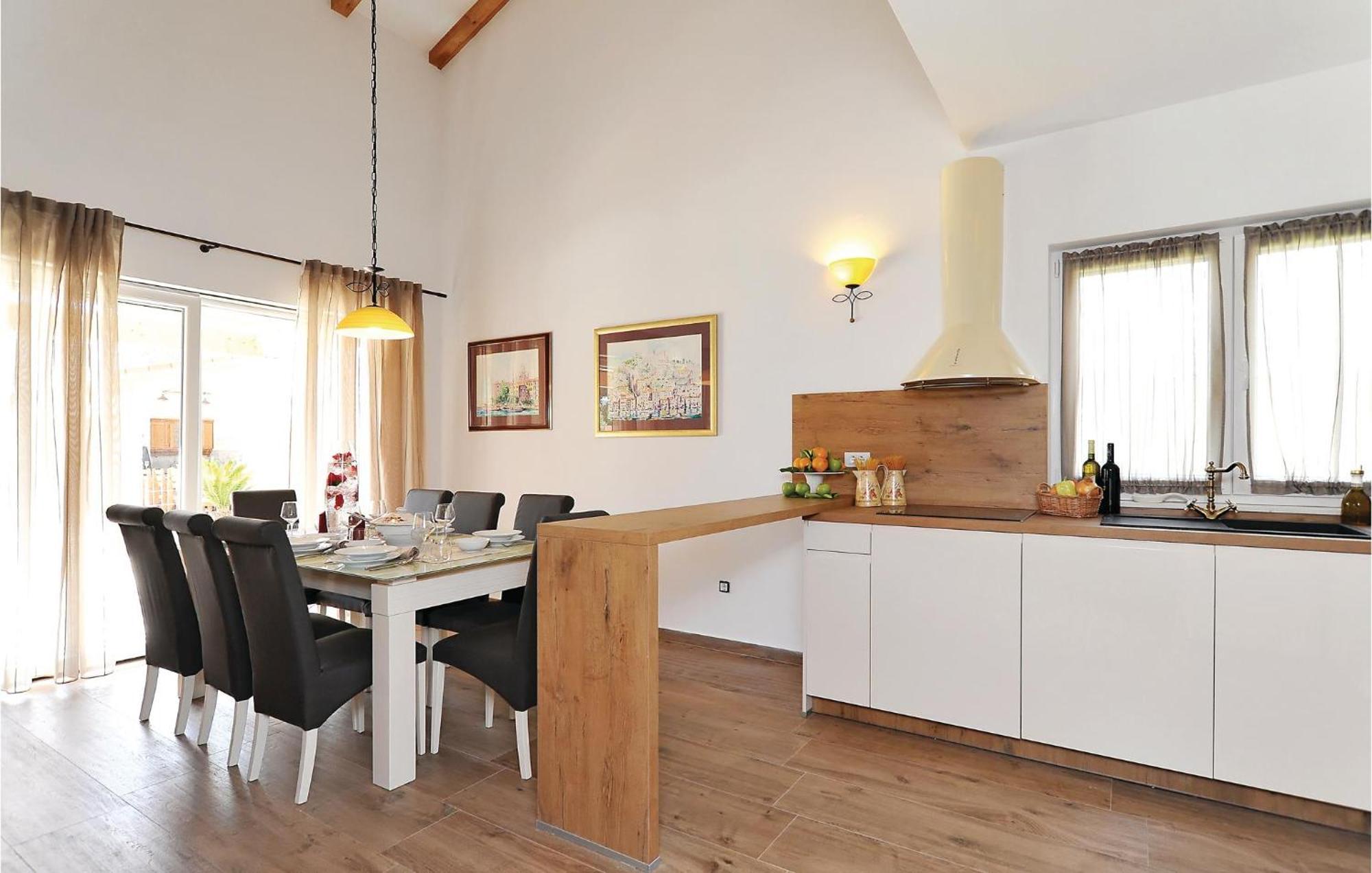 Lovely Home In Sibenik With Wifi Luaran gambar