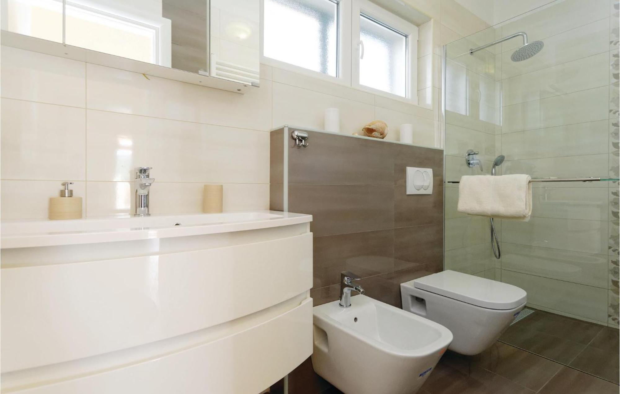 Lovely Home In Sibenik With Wifi Luaran gambar
